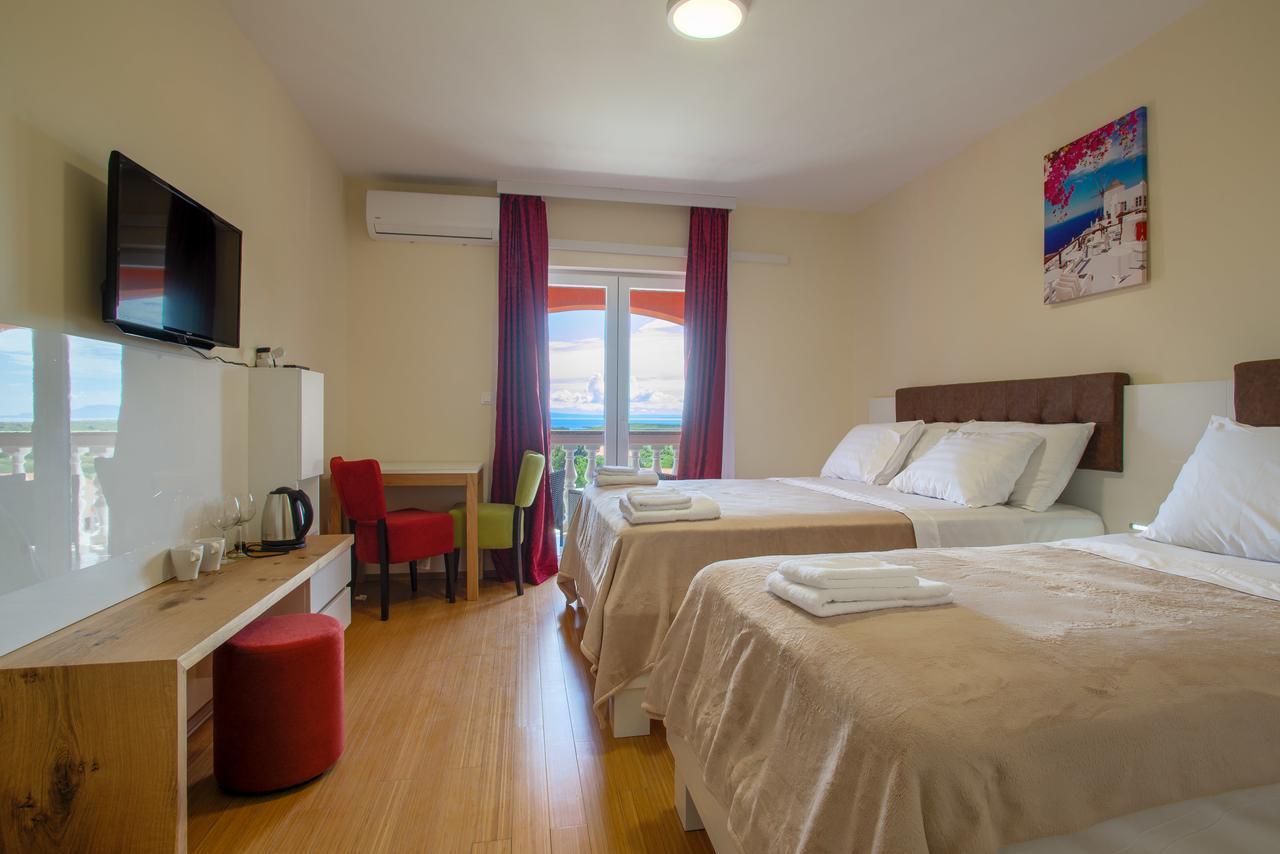 Hotel Livadic & Restaurant Лижнян Екстер'єр фото
