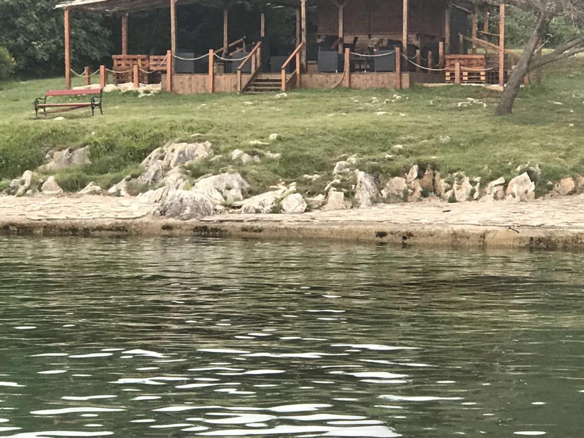 Hotel Livadic & Restaurant Лижнян Екстер'єр фото