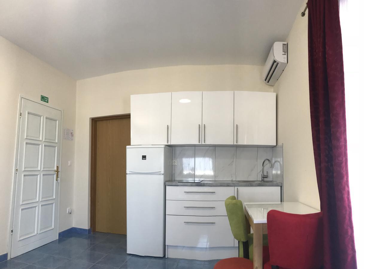 Hotel Livadic & Restaurant Лижнян Екстер'єр фото