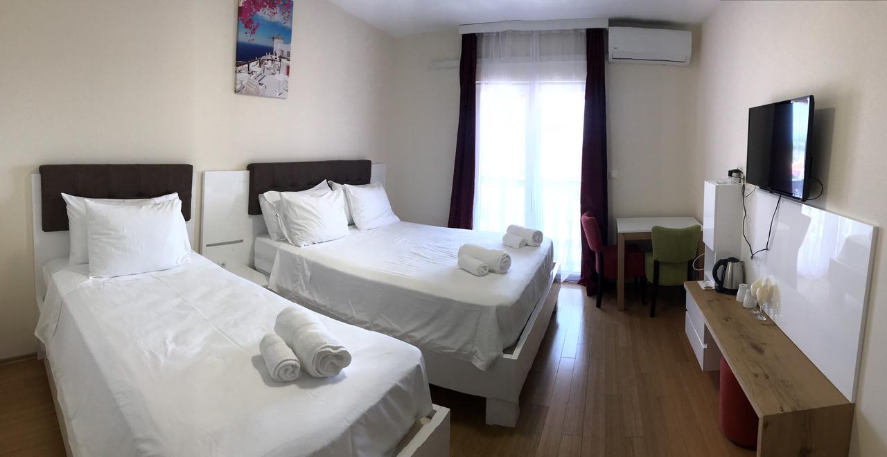 Hotel Livadic & Restaurant Лижнян Екстер'єр фото