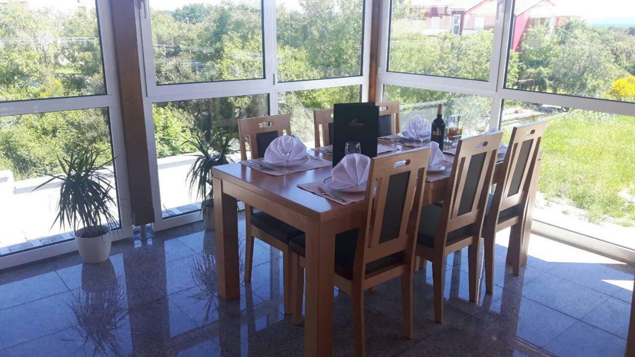 Hotel Livadic & Restaurant Лижнян Екстер'єр фото